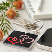 ダブルレッド渦巻形のハートアクリルキーチェーン キーホルダー (正面右)