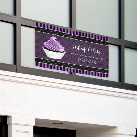ダマスクエレガントパープルカップケーキ 横断幕 (ビルの外側)