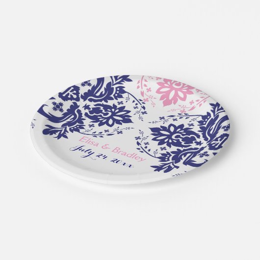 ダマスクエレガントモチーフネイビーブルー結婚ピンク ペーパープレート (アングル)