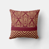 ダマスクシェブロン – バーガンディ砂 クッション (裏面)