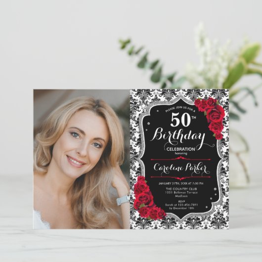 ダマスクブラックシルバーレッドローゼフォト50誕生日 招待状 (スタンド正面)
