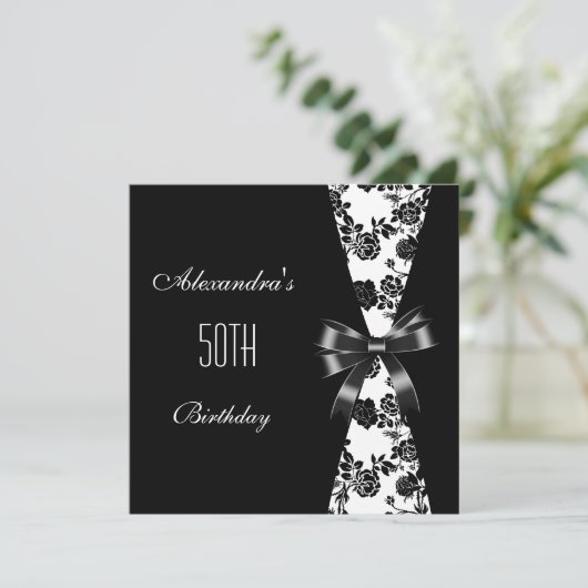 ダマスク白黒50番目の誕生日招待状フローラ 招待状 (スタンド正面)