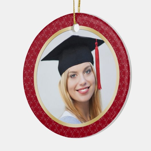 ダマスク織の赤および金ゴールドの卒業の写真のオーナメント セラミックオーナメント (左)