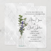 ダマスク織りの上にあるウェディング フローラル ブーケ 招待状 (正面/裏面)