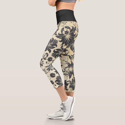 ダマスク葉オンクリーミーイエローカプリレギンス カプリレギンス (左)