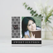 ダマスク・モノグラムの美しい16歳の誕生日パーティー招待状 招待状 (スタンド正面)