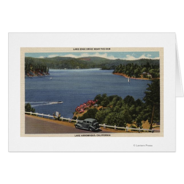 ダム付近の湖のエッジドライブのビュー (正面横)