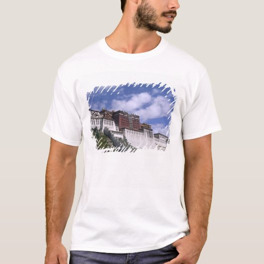 ダライ・ラマの居城 ポタラ宮のある山 Tシャツ (正面)