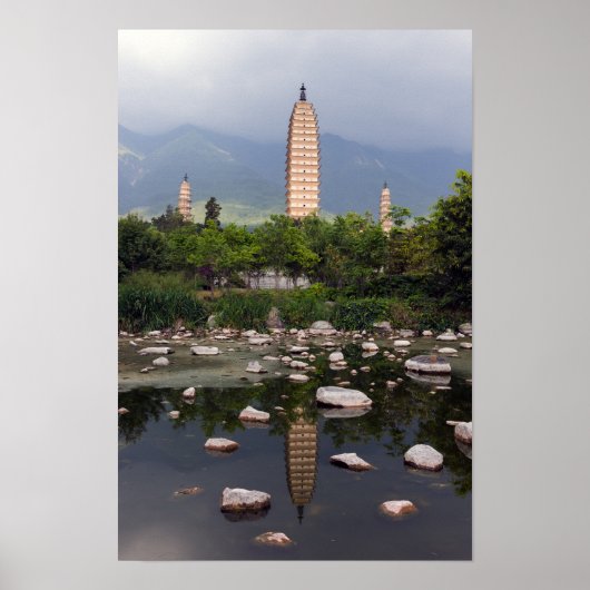 ダリの3つのパゴダ、Zhonghe – 雲南、中国 ポスター (正面)