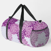 ダリア花、花のパターン、紫ダリア ダッフルバッグ (右コーナー)