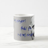 ダリンおもしろいグ・グランパス私の指グランドパを引く モーフィングマグカップ (中央)