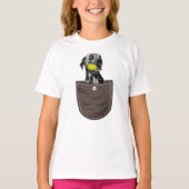 ダルよくはしゃぐマの子犬のポケット Tシャツ (正面)