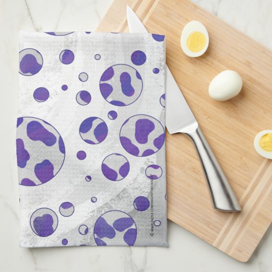 ダルマチアンパープルアンドホワイト水玉模様 キッチンタオル (四つ折り)