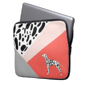 ダルマチア抽象芸術ブロックプリント – コーラルピンク ラップトップスリーブ (正面左)