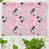 ダルマティアンズの子犬、黒い斑点、ピンクのおもちゃのボール白 キッチンタオル (折り畳み)