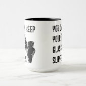 ダンサーにはガラス保のスリッパが使える マグカップ (中央)