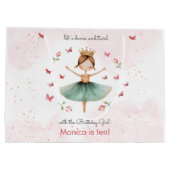 ダンスと回転かわいいバレリーナのバレエの子供の誕生日 ラージペーパーバッグ (裏面)