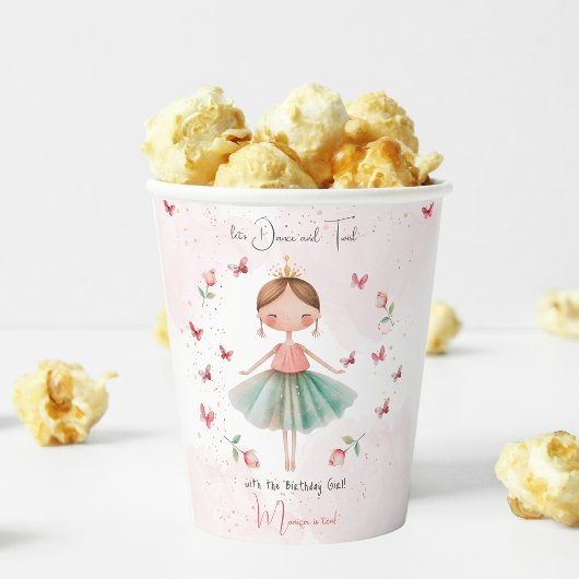 ダンスと回転かわいいバレリーナのバレエの子供の誕生日 紙コップ