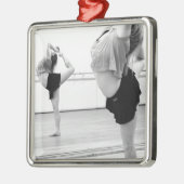 ダンスの女の子 メタルオーナメント (左)