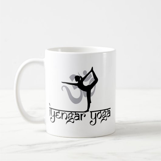 ダンスの姿勢のIyengarのヨガのギフトの主 コーヒーマグカップ (左)