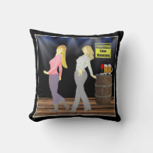 ダンスフロアで注意ラインダンサーの女性