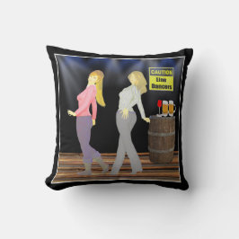 ダンスフロアで注意ラインダンサーの女性 クッション