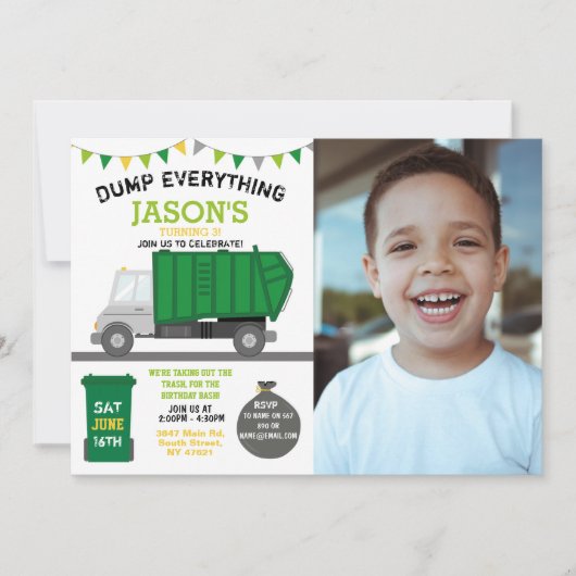 ダンプすべてをおもしろいごみトラックの誕生日写真 招待状 (正面)
