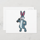 ダンベルを使った筋力トレーニングをするウサギ ポストカード (正面/裏面)
