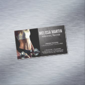 ダンベルを抱える若い女性 |トレーニング マグネット名刺 (インサイチュ)