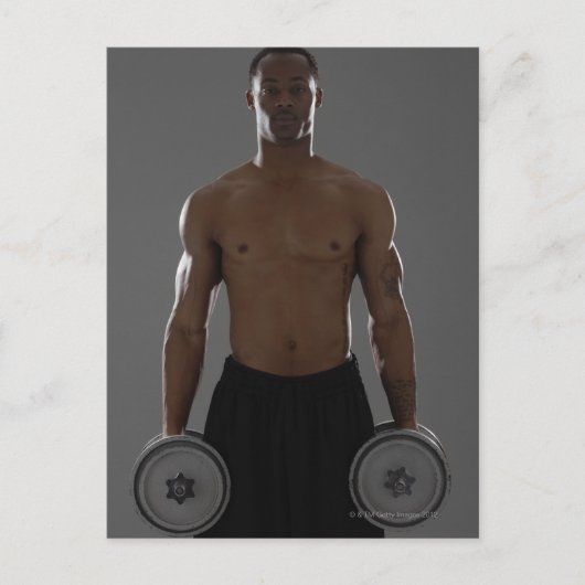 ダンベルを持ち上げる物理的にフィットする男 ポストカード (正面)