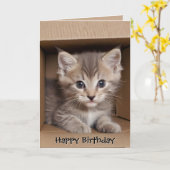 ダンボール箱の中の誕生日の縞模様の子猫 カード (黄色い花)