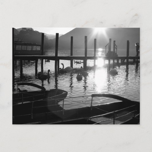 ダーウェントウォーター前海岸で夕暮れ葉書 ポストカード (正面)