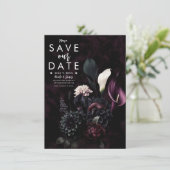 ダークでムーディなロマンティックフラワーの結婚式 結婚式の延期・日程変更のお知らせカード 招待状 (スタンド正面)