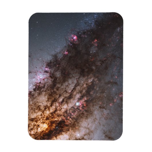 ダークなレーンの塵のクロスCentaurus銀河系。 マグネット (縦)