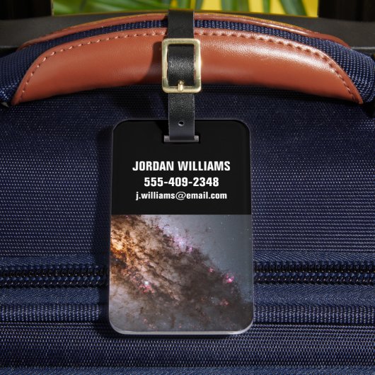 ダークなレーンの塵のクロスCentaurus銀河系。 ラゲッジタグ (正面インサイチュ2)