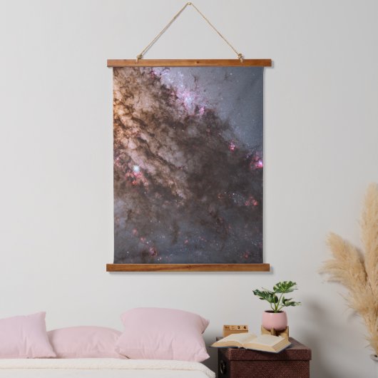 ダークなレーンの塵のクロスCentaurus銀河系。 吊り下げ型タペストリー (寝室)