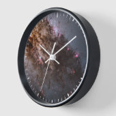 ダークなレーンの塵のクロスCentaurus銀河系。 壁時計 (傾斜)