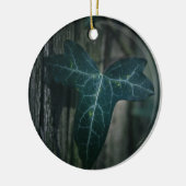 ダークアイビーリーフ自然写真 セラミックオーナメント (左)