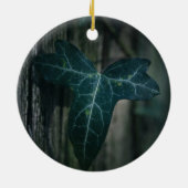 ダークアイビーリーフ自然写真 セラミックオーナメント (裏面)