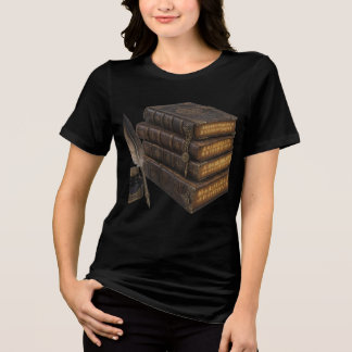 ダークアカデミアの魔法の本と羽ペンのビンテージ ファンタジー トライブレンドＴシャツ