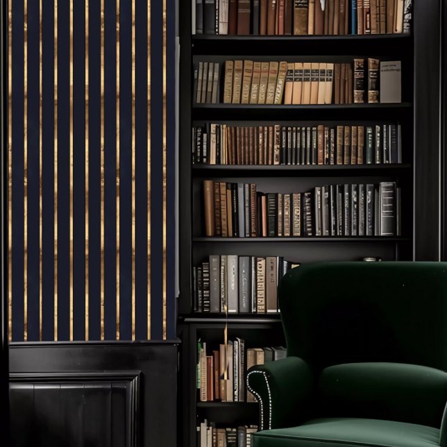 ダークアカデミアダークブルーと金ゴールド ストライプの 壁紙 (Dark Academia Dark Blue and Gold Striped Wallpaper in a library.)