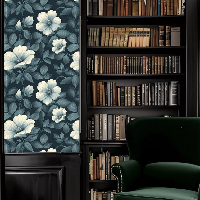 ダークアカデミアティール（緑がかった色）モノクロフローラ壁紙 壁紙 (Dark Academia Teal Monochromatic Floral Wallpaper Wallpaper in a library.)