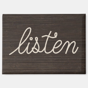 ダークウッドの上のロープLISTENテキスト マグネット
