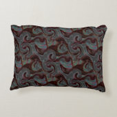 ダークカラーの彫刻されたスパイラルパーツとグローストローク アクセントクッション (裏面)