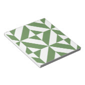 ダークグラスグリーン幾何デコキューブパターン ノートパッド (アングル)