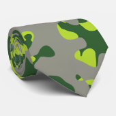 ダークグリーンとグレーの明るい緑の迷彩 ネクタイ (ロール)