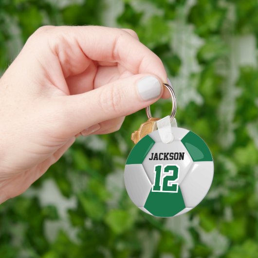 ダークグリーンとホワイトチームのサッカー⚽ボール キーホルダー (手)