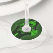 ダークグリーンとライムスパイラル波 ワイングラスタグ (クローズアップ)