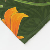 ダークグリーンのカリフォルニアケシと蛾 フリースブランケット (角)