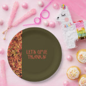 ダークグリーンの家族がハッピーズを集め感謝してい与える ペーパープレート (パーティー)